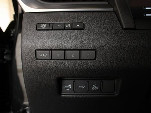 Used 2025 Lexus GX 550 image 31