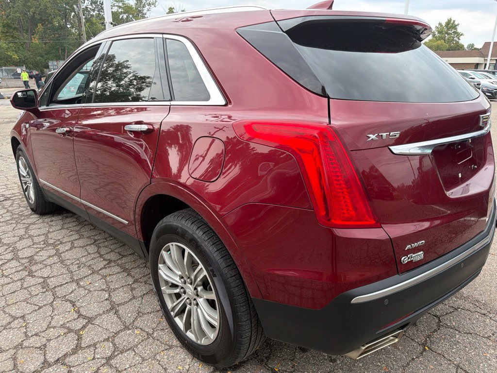 Used 2017 Cadillac XT5 Luxury w/ Driver Awareness Package AWD/4WD image 7
