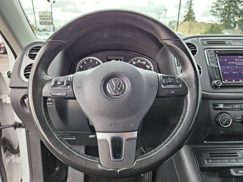 Used 2017 Volkswagen Tiguan Limited w/ Premium Package image 12