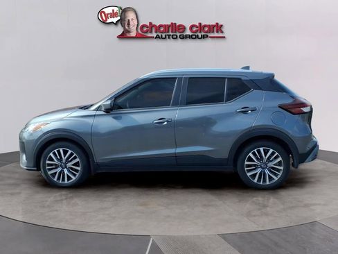 Used 2024 Nissan Kicks SV FWD image 2