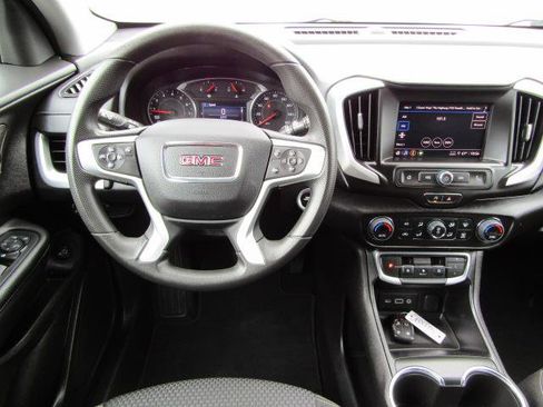 Used 2024 GMC Terrain SLE w/ Driver Convenience Package AWD/4WD image 10