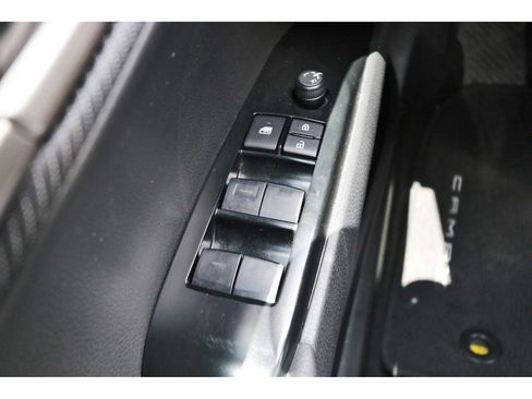 Used 2025 Toyota Camry SE w/ Convenience Package FWD image 20