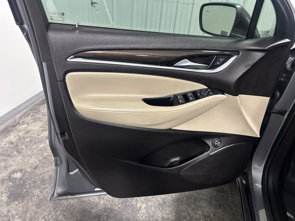 Used 2018 Buick Enclave Essence FWD image 14