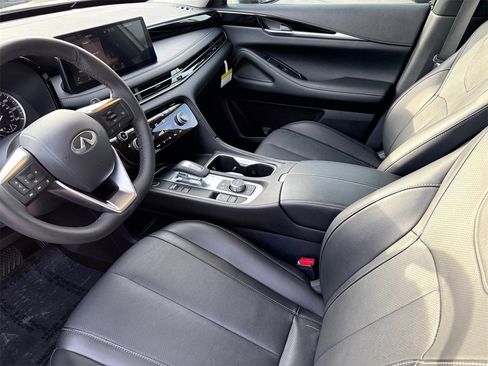 Used 2025 INFINITI QX60 Pure image 10