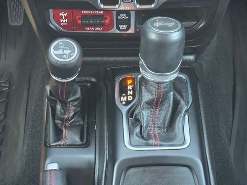 Used 2023 Jeep Wrangler Unlimited Rubicon AWD/4WD image 17