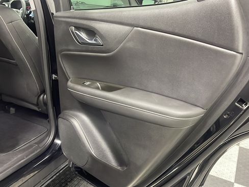 Used 2025 Chevrolet Blazer LT FWD image 19