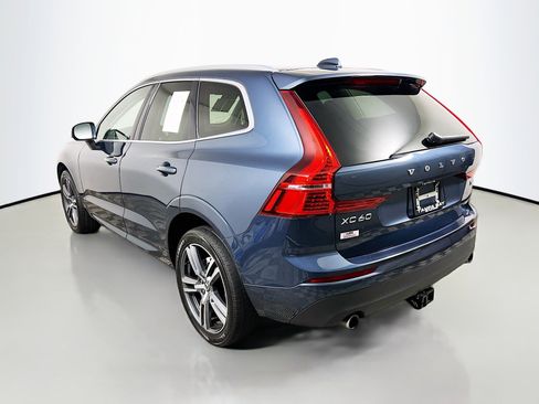 Used 2021 Volvo XC60 T5 Momentum image 8