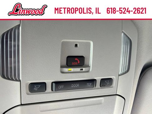 Used 2024 Toyota Highlander LE AWD/4WD image 33