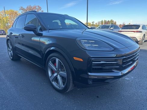 Certified 2024 Porsche Cayenne S image 6