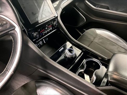 Used 2021 Jeep Grand Cherokee L Laredo image 21