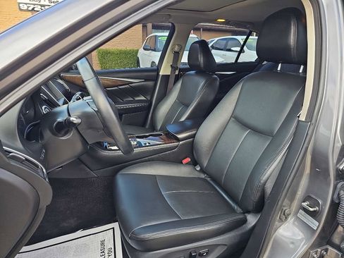 Used 2018 INFINITI Q50 Luxe w/ Essential Package (3.0T Luxe) image 13
