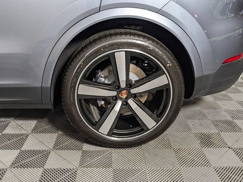 New 2026 Porsche Cayenne Coupe AWD/4WD image 12