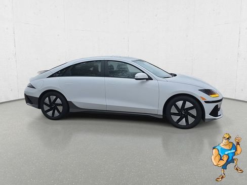 New 2025 Hyundai Ioniq 6 SE image 4