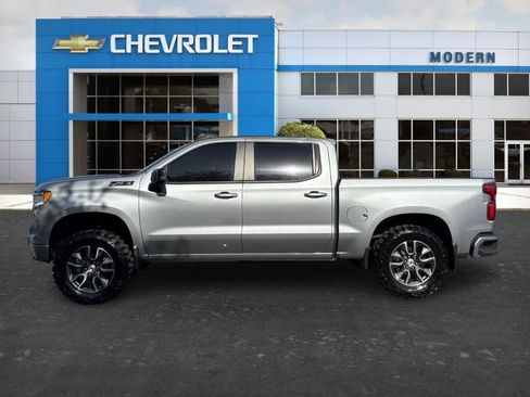 Used 2023 Chevrolet Silverado 1500 RST image 2