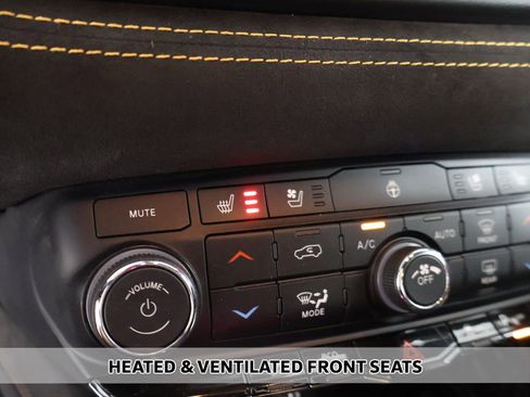 Used 2023 Dodge Durango R/T w/ Hemi Orange Plus Package AWD/4WD image 9