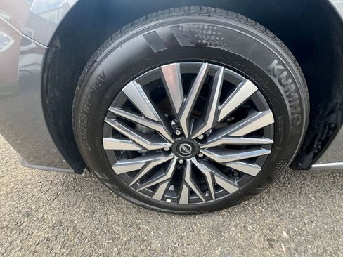 Used 2025 Nissan Altima 2.5 SV FWD image 29