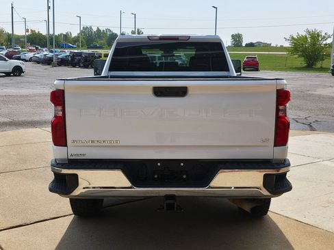 Used 2024 Chevrolet Silverado 2500 LT AWD/4WD image 16