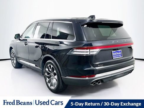 Certified 2025 Lincoln Aviator Reserve w/ Illumination Package AWD/4WD image 5