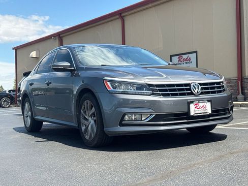 Used 2018 Volkswagen Passat 2.0T SE FWD image 61