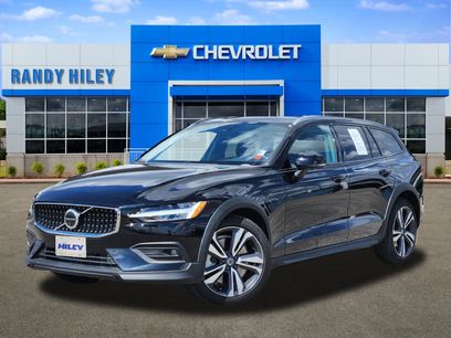 Used 2025 Volvo V60 B5 Cross Country Plus
