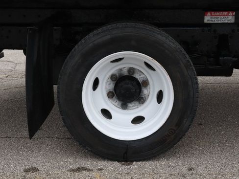 Used 2020 Isuzu NPR image 40