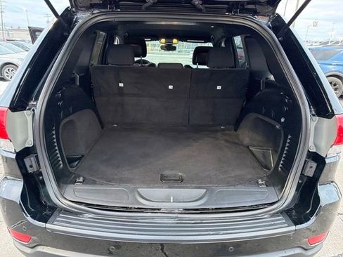 Used 2019 Jeep Grand Cherokee Laredo w/ 18" Wheel & 8.4" Radio Group image 26