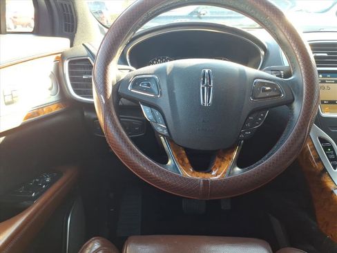 Used 2016 Lincoln MKX Reserve w/ Luxury Package image 5