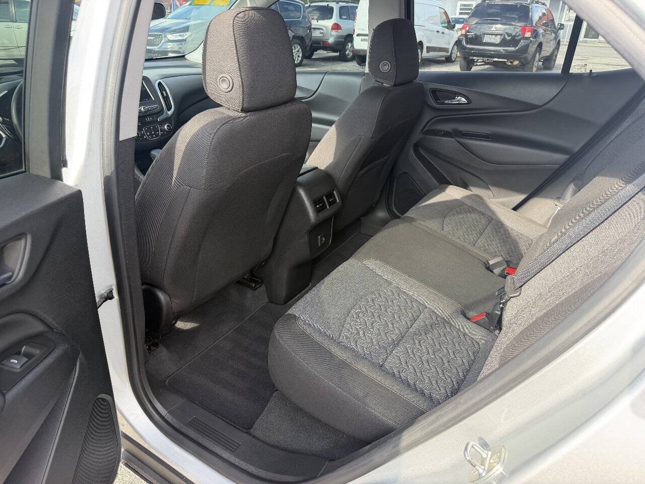 Used 2022 Chevrolet Equinox LT w/ Driver Convenience Package FWD image 10