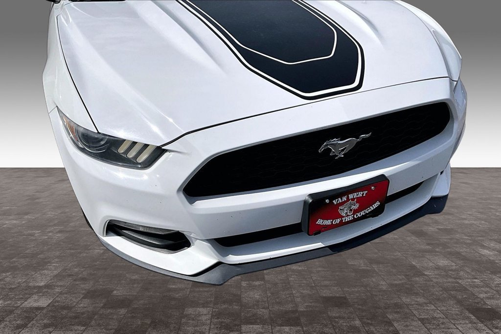 Used 2015 Ford Mustang Convertible RWD image 4