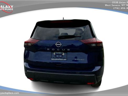 Used 2024 Nissan Rogue SV AWD/4WD image 6