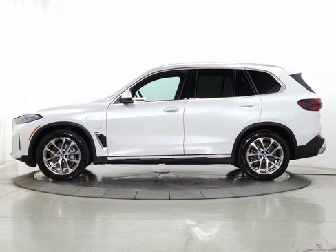 Used 2025 BMW X5 xDrive50e w/ Parking Assistance Package image 6