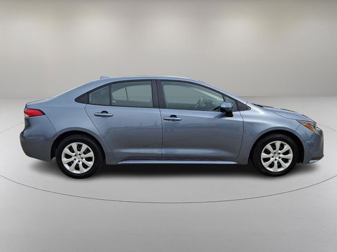 Used 2025 Toyota Corolla LE image 12
