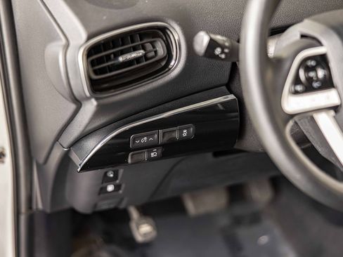 Used 2018 Toyota Prius Prime Premium image 22