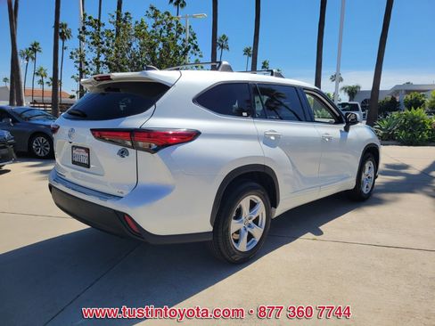 Used 2022 Toyota Highlander LE image 4