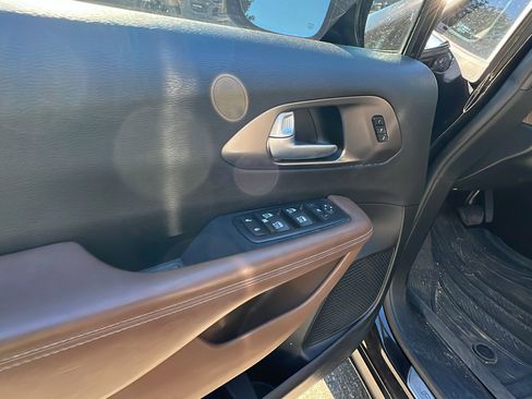 Used 2017 Chrysler Pacifica Limited w/ UConnect Theater Package image 15