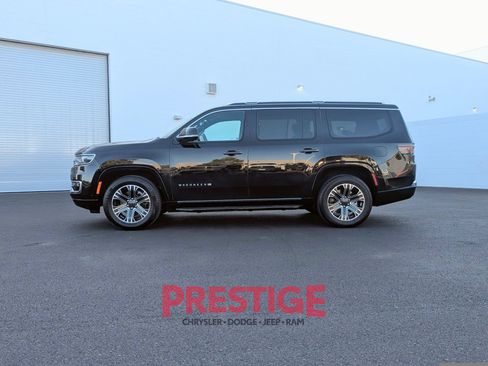 Used 2024 Jeep Wagoneer Series II w/ Flexible Seating Group RWD image 13