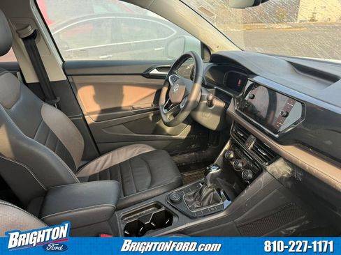 Used 2022 Volkswagen Taos SEL image 9