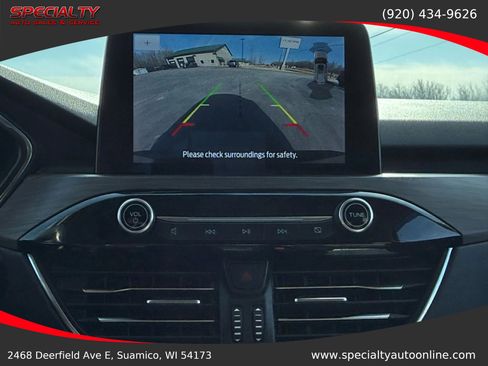 Used 2020 Ford Escape Titanium image 29