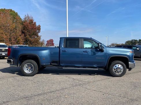 New 2026 Chevrolet Silverado 3500 LT image 2