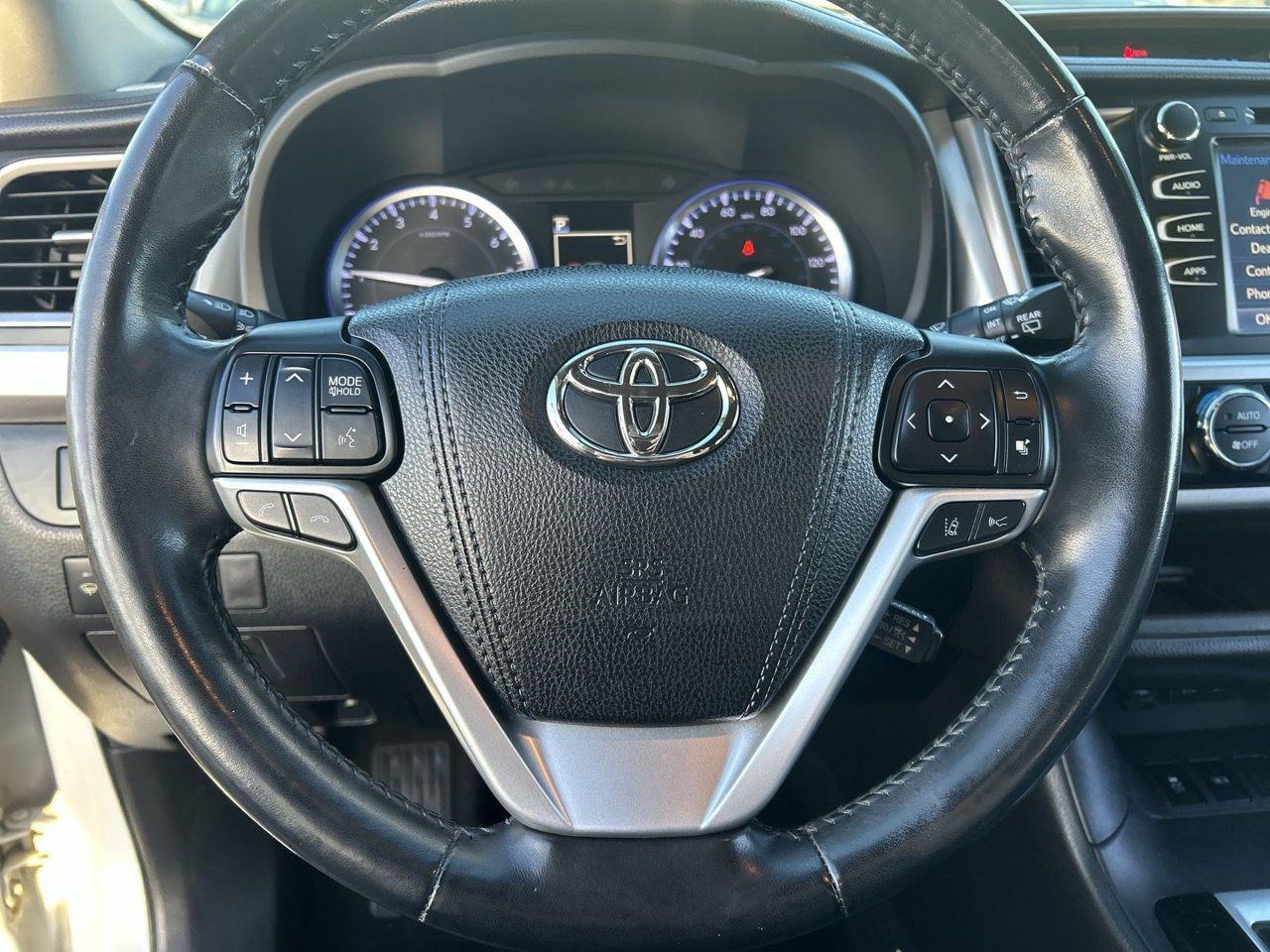 Used 2018 Toyota Highlander XLE FWD image 20