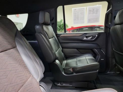 Certified 2023 Chevrolet Suburban High Country image 14