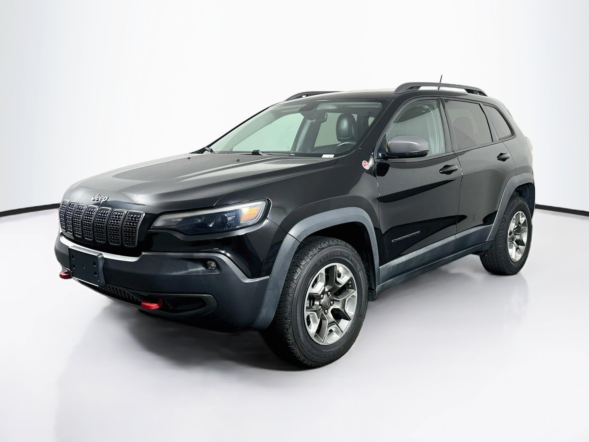 Used 2019 Jeep Cherokee Trailhawk AWD/4WD image 3