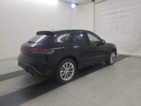 Used 2023 Porsche Macan AWD/4WD image 4