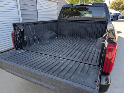 Used 2025 Toyota Tundra Limited AWD/4WD image 28