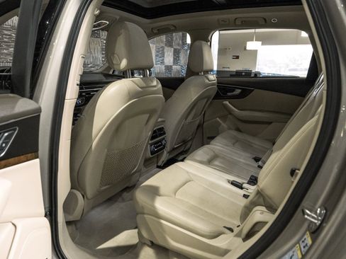 Used 2017 Audi Q7 3.0T Prestige w/ Prestige Package image 36