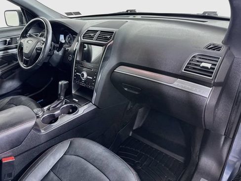 Used 2018 Ford Explorer Sport w/ Equipment Group 401A AWD/4WD image 36