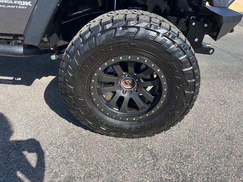 Used 2018 Jeep Wrangler Unlimited Sport S image 40