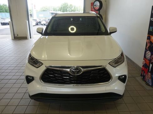 Used 2023 Toyota Highlander Limited AWD/4WD image 16