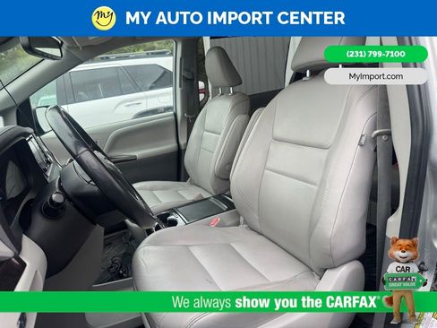 Used 2020 Toyota Sienna XLE Premium AWD/4WD image 7