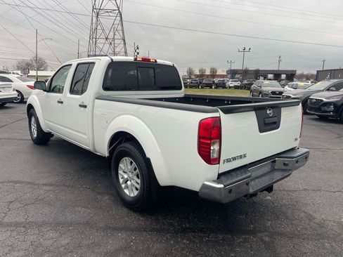 Used 2018 Nissan Frontier SV image 3